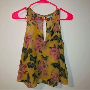 URBAN OUTFITTERS KIMCHI BLUE • Floral Tank